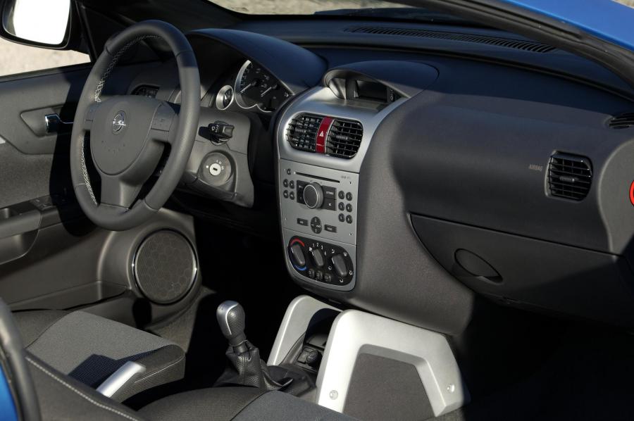  Opel Tigra Twin Top 2004 года  (фото 103 из 142)